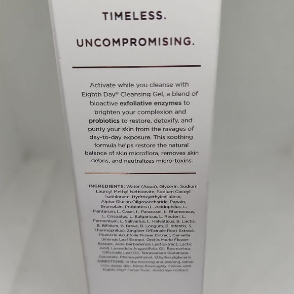 Skincare Cleansing Gel - White - Picture 3 of 5